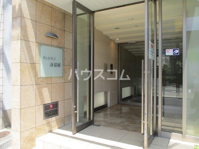 18/26 エントランス