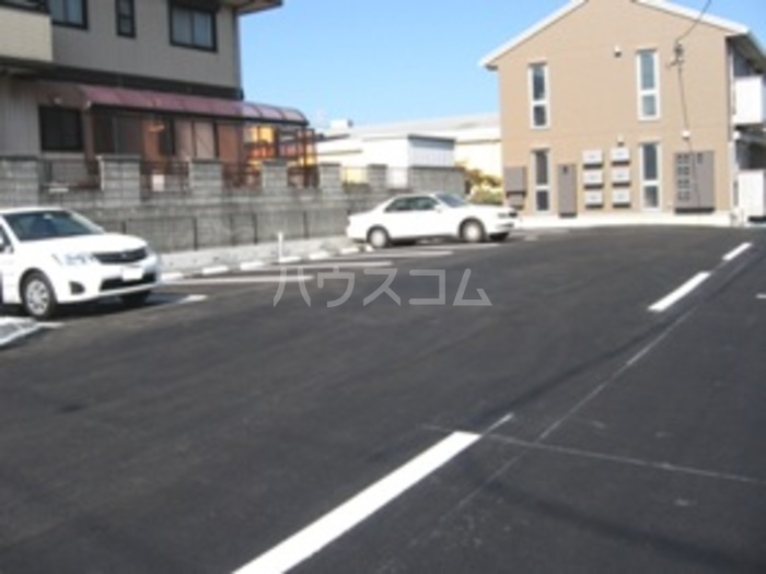 2/4 駐車場