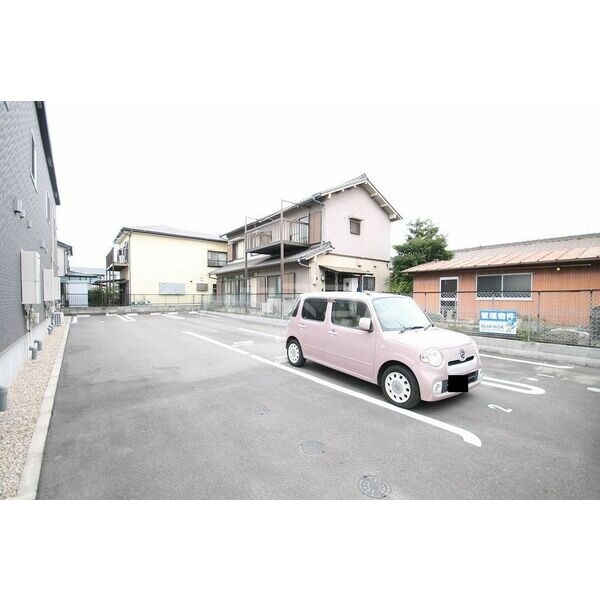 25/30 駐車場