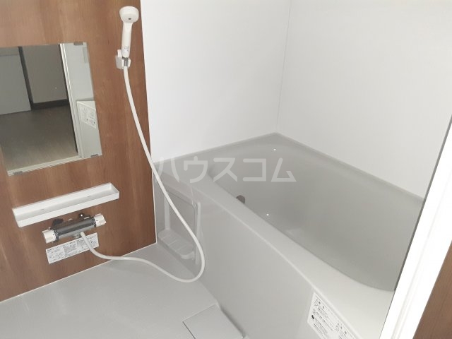 13/30 浴室