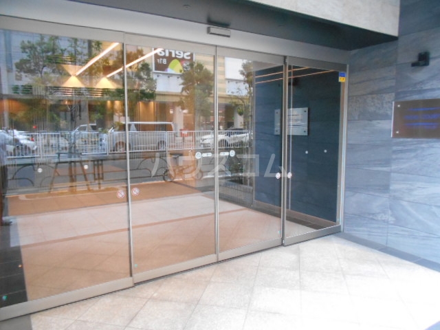 22/30 エントランス