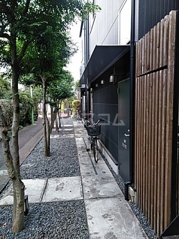 26/30 エントランス