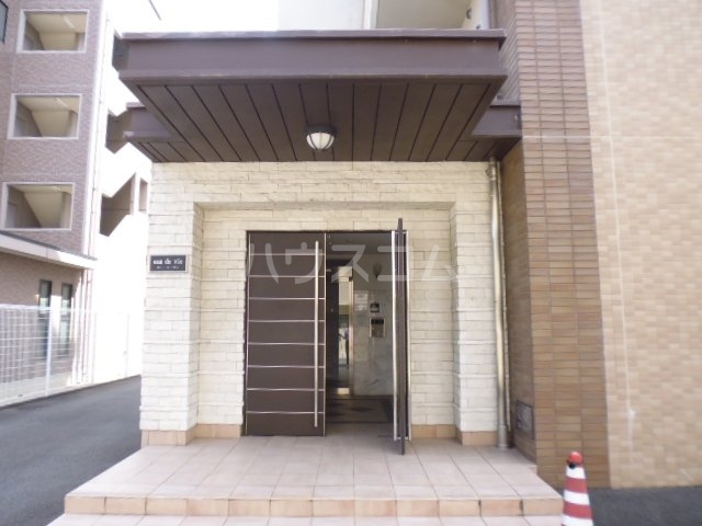 20/30 エントランス