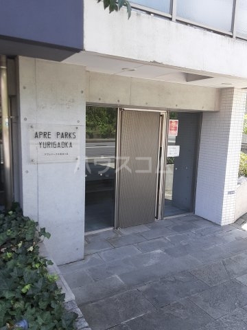 27/30 エントランス