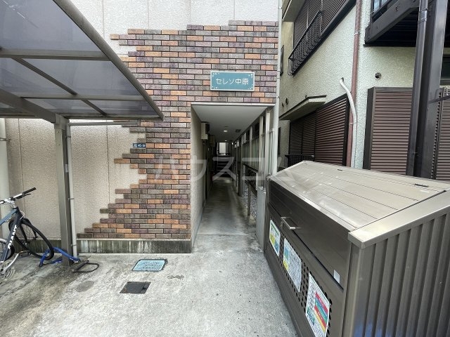 20/24 エントランス