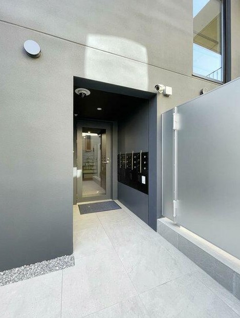 22/26 エントランス