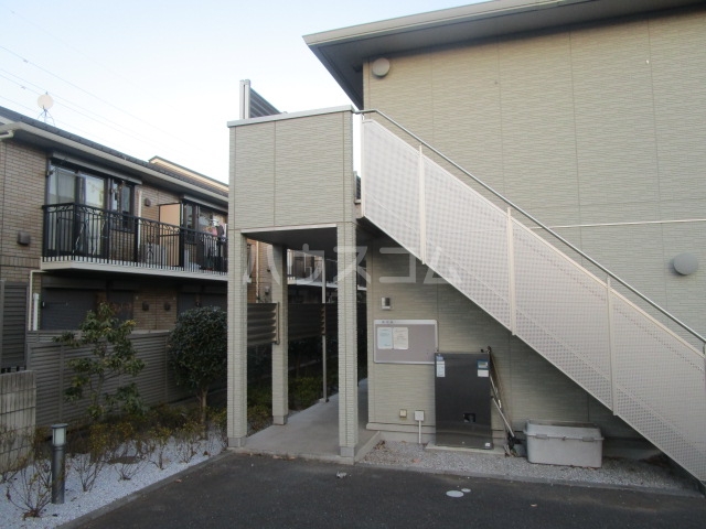 24/30 エントランス