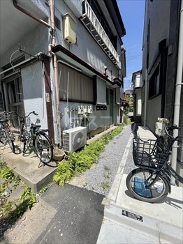 23/30 エントランス