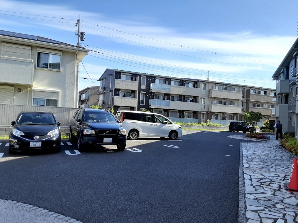28/30 駐車場