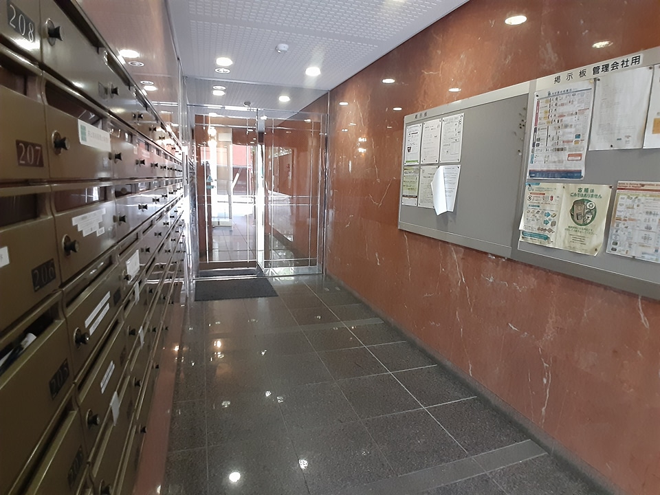 20/30 エントランス