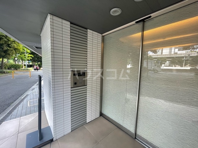 2/2 エントランス