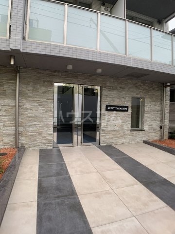 28/30 エントランス