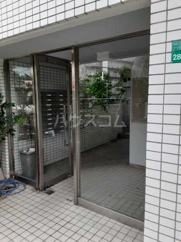 21/28 エントランス