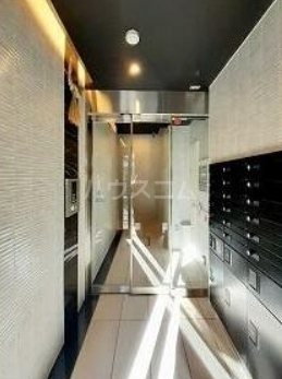 14/20 エントランス