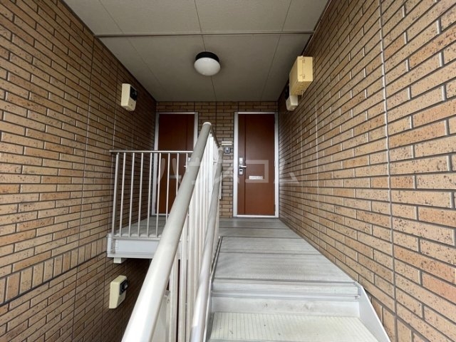 2/3 エントランス