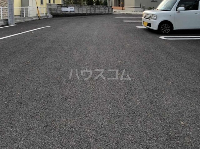 15/17 駐車場