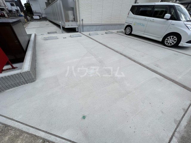28/30 駐車場