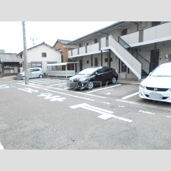 15/23 駐車場