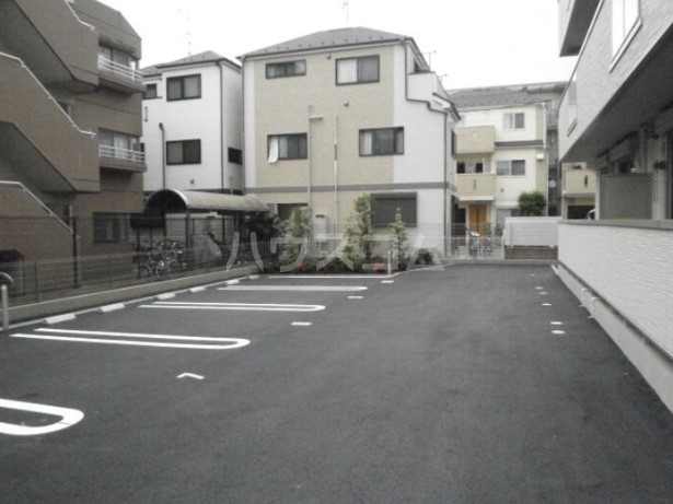 26/29 駐車場