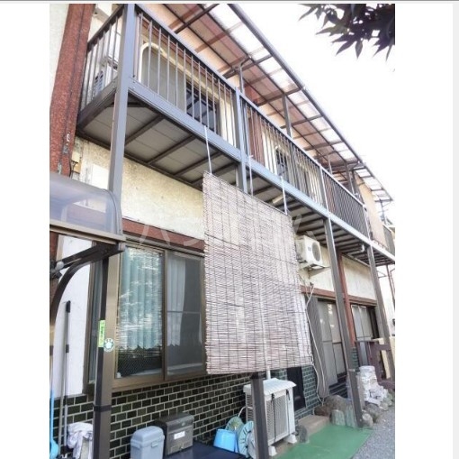 24/30 エントランス