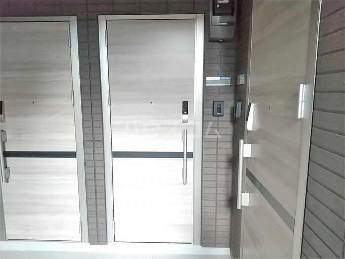 20/24 エントランス