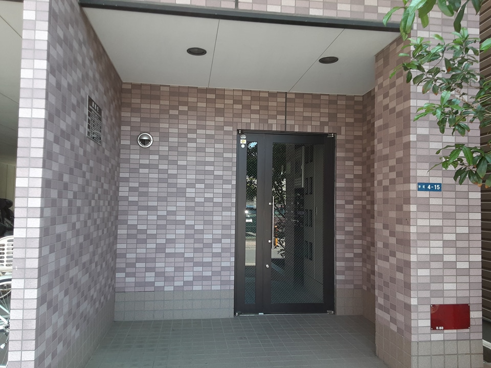 22/30 エントランス