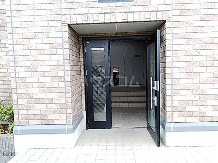 19/25 エントランス