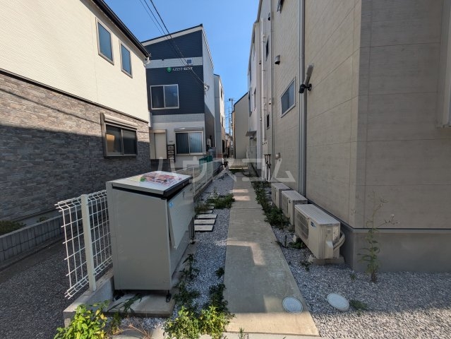 26/30 エントランス