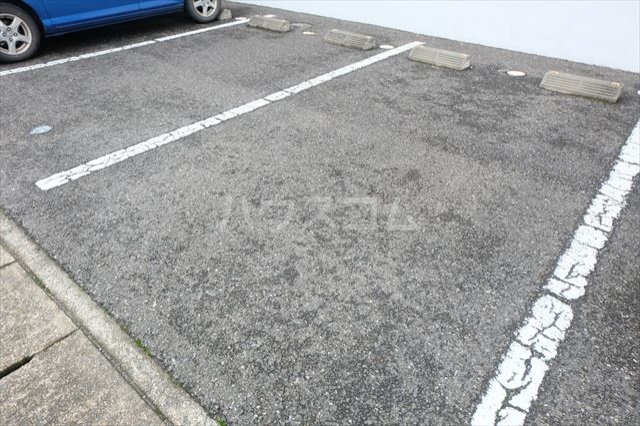 22/30 駐車場