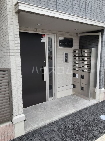 27/30 エントランス