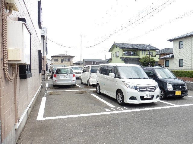 27/28 駐車場