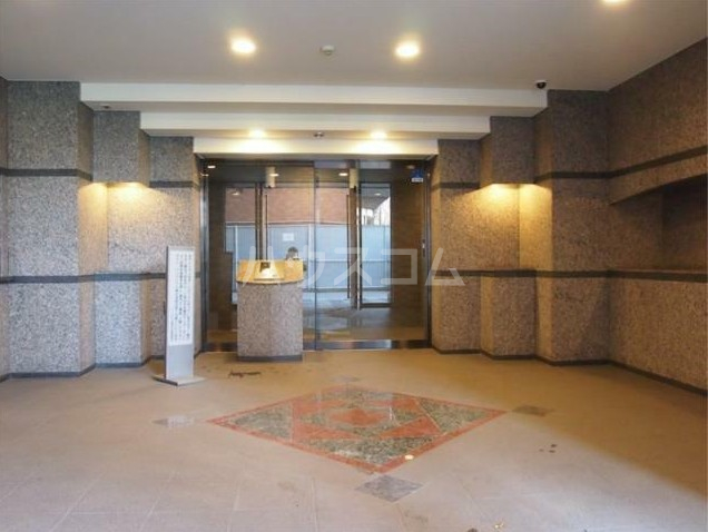 14/15 エントランス