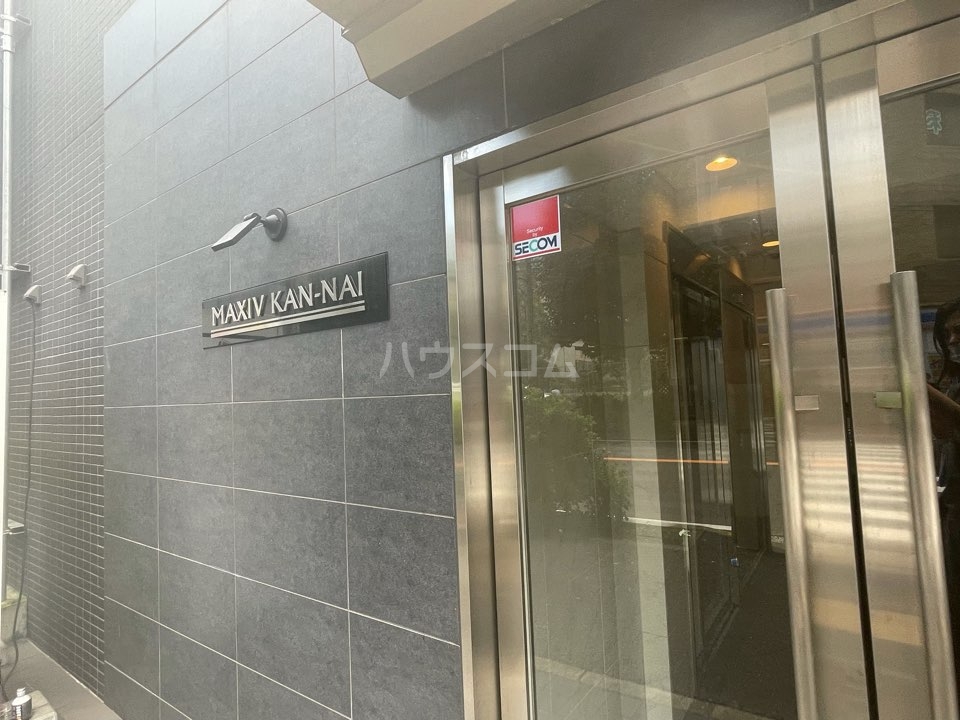 26/29 エントランス