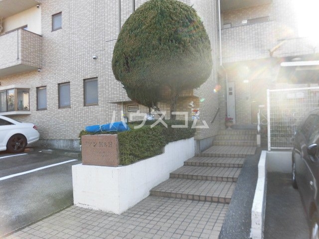 23/30 エントランス