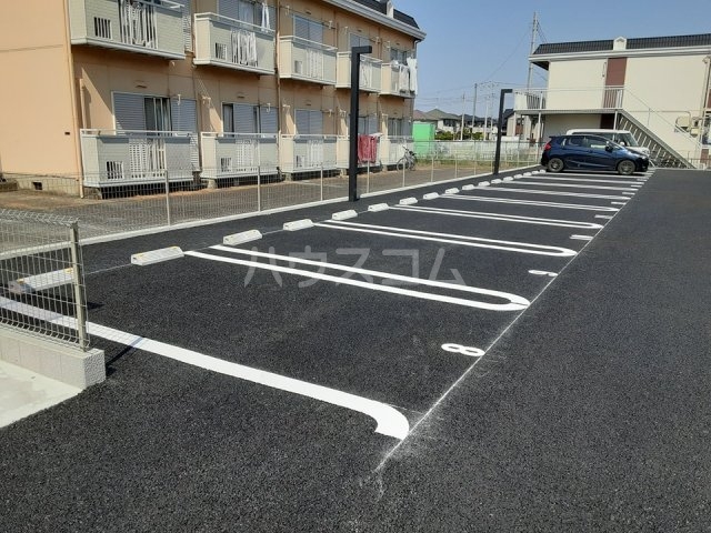 2/4 駐車場