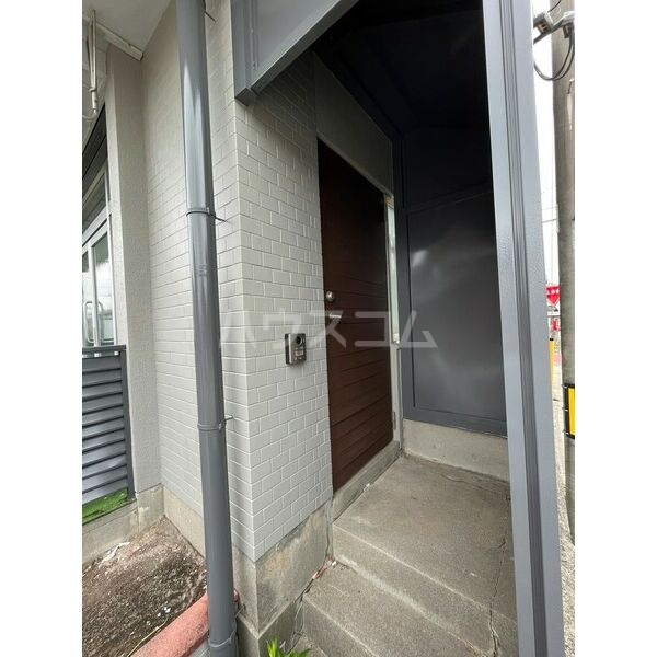 15/26 エントランス