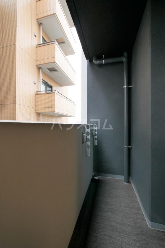 13/23 バルコニー