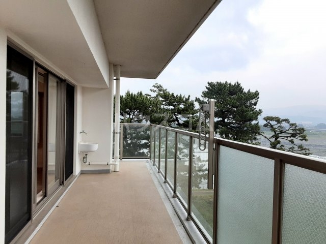 23/28 バルコニー