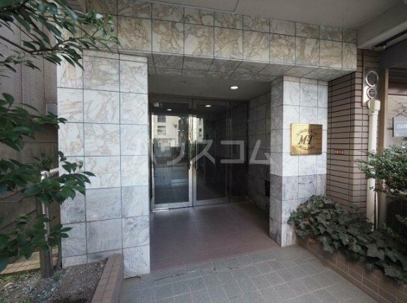 21/27 エントランス