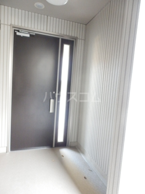 17/27 エントランス