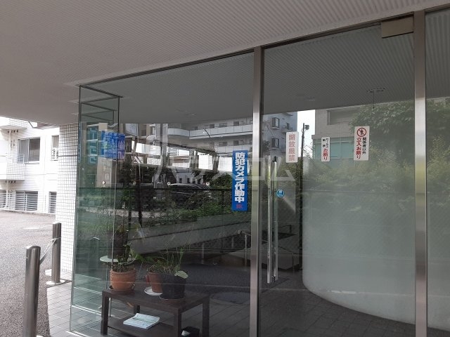 21/30 エントランス