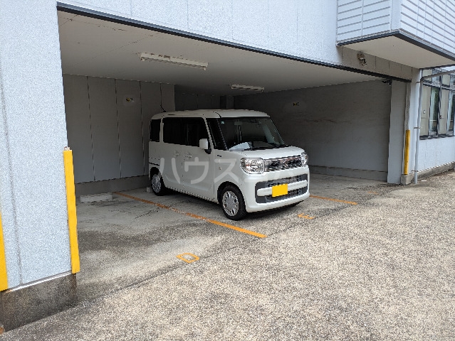 24/26 駐車場