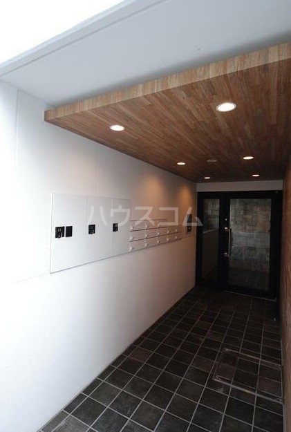 14/18 エントランス