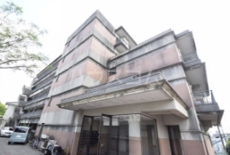 21/29 エントランス