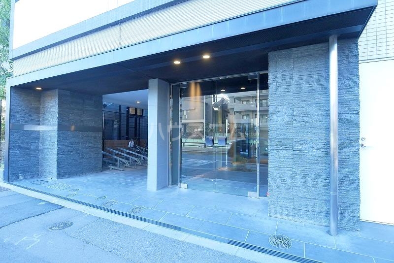 13/16 エントランス