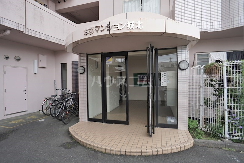 28/30 エントランス