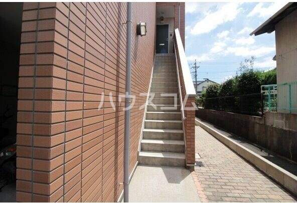 14/20 エントランス