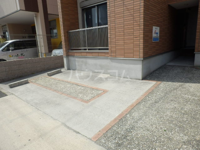 22/26 駐車場