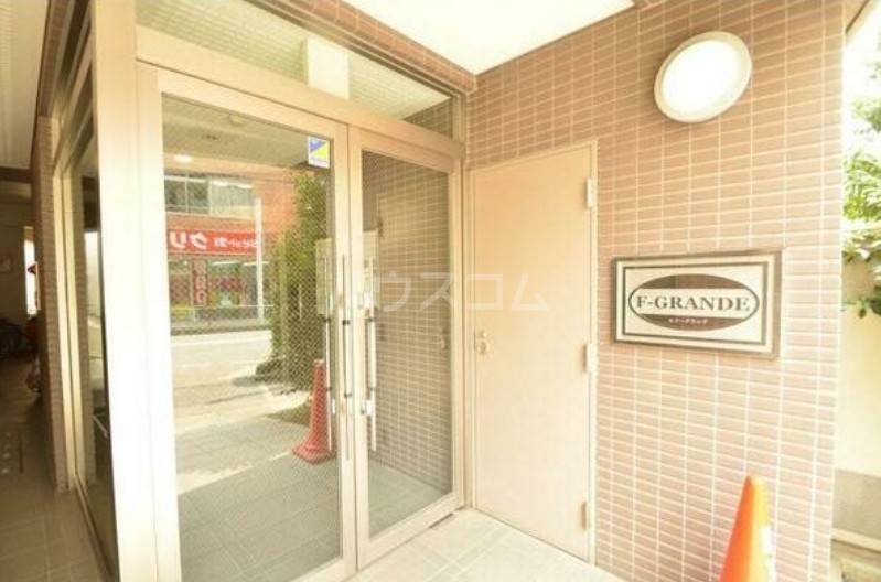 14/25 エントランス