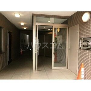 28/30 エントランス